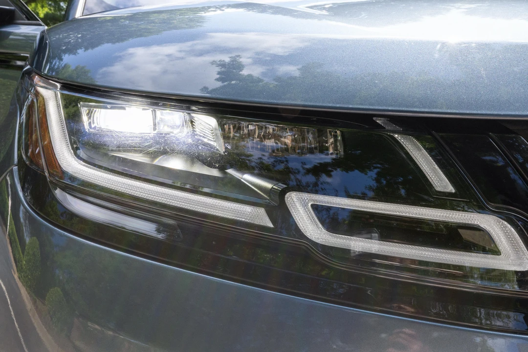 2018 Land Rover Range Rover Velar - Image 16 of 31
