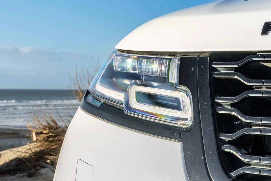 2018 Land Rover Range Rover Velar - Image 19 of 30