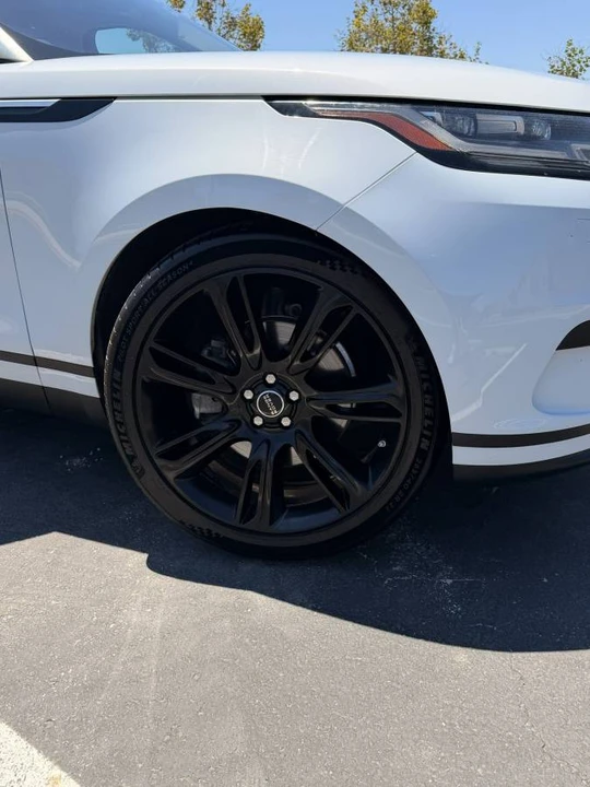 2018 Land Rover Range Rover Velar - Image 9 of 24