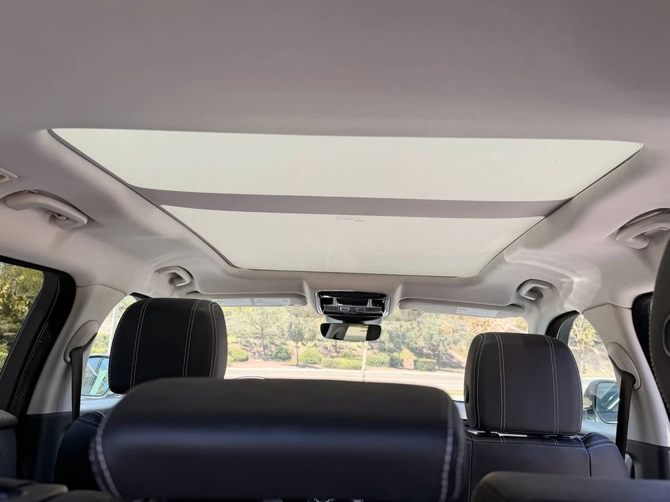 2018 Land Rover Range Rover Velar - Image 19 of 24