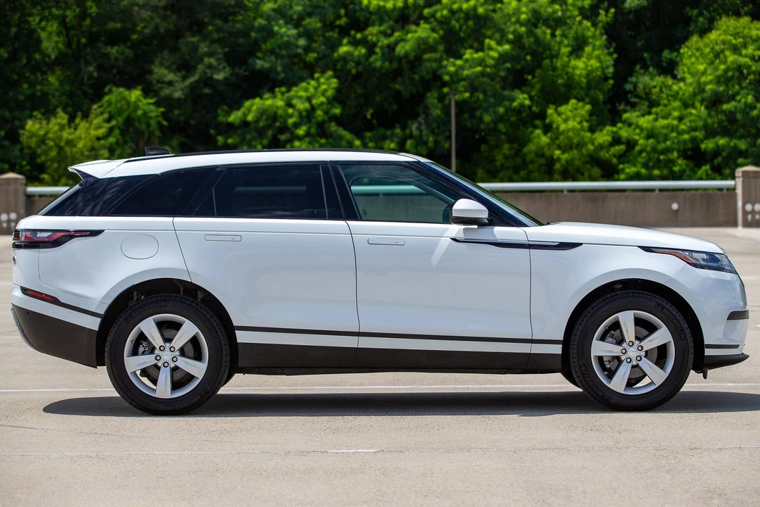 2018 Land Rover Range Rover Velar - Image 3 of 31