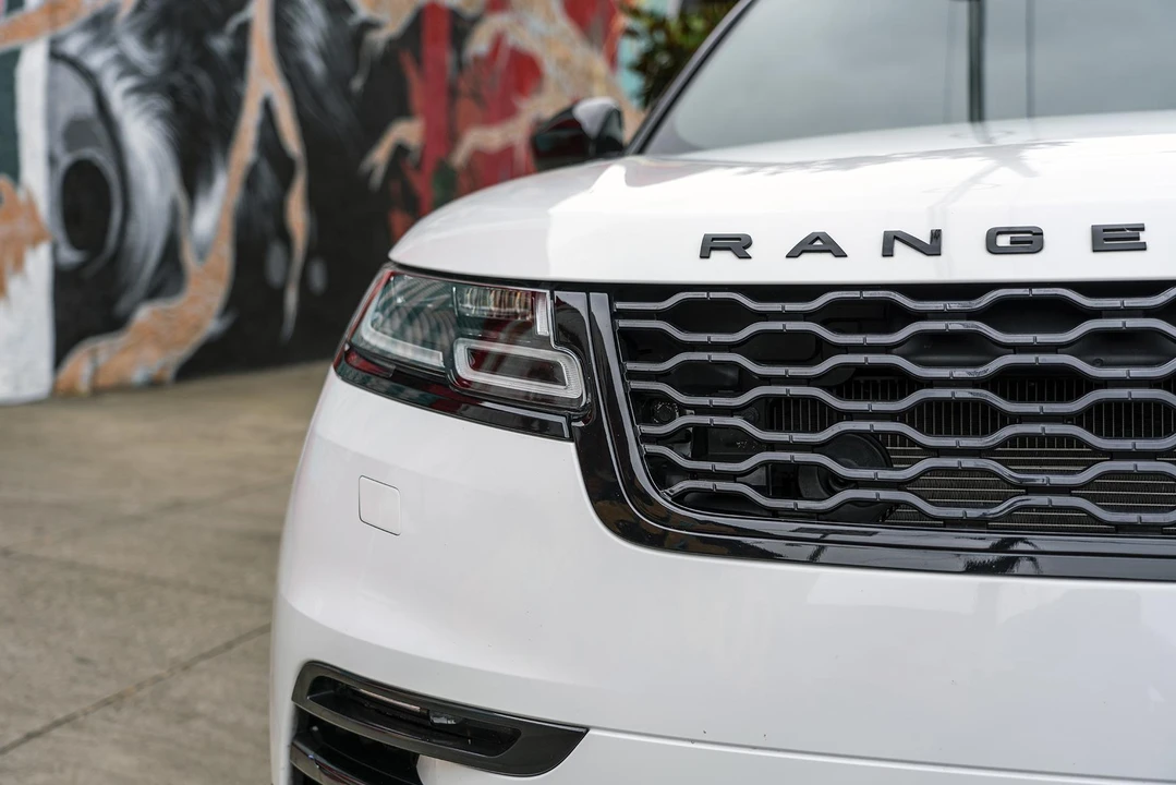 2018 Land Rover Range Rover Velar - Image 27 of 31