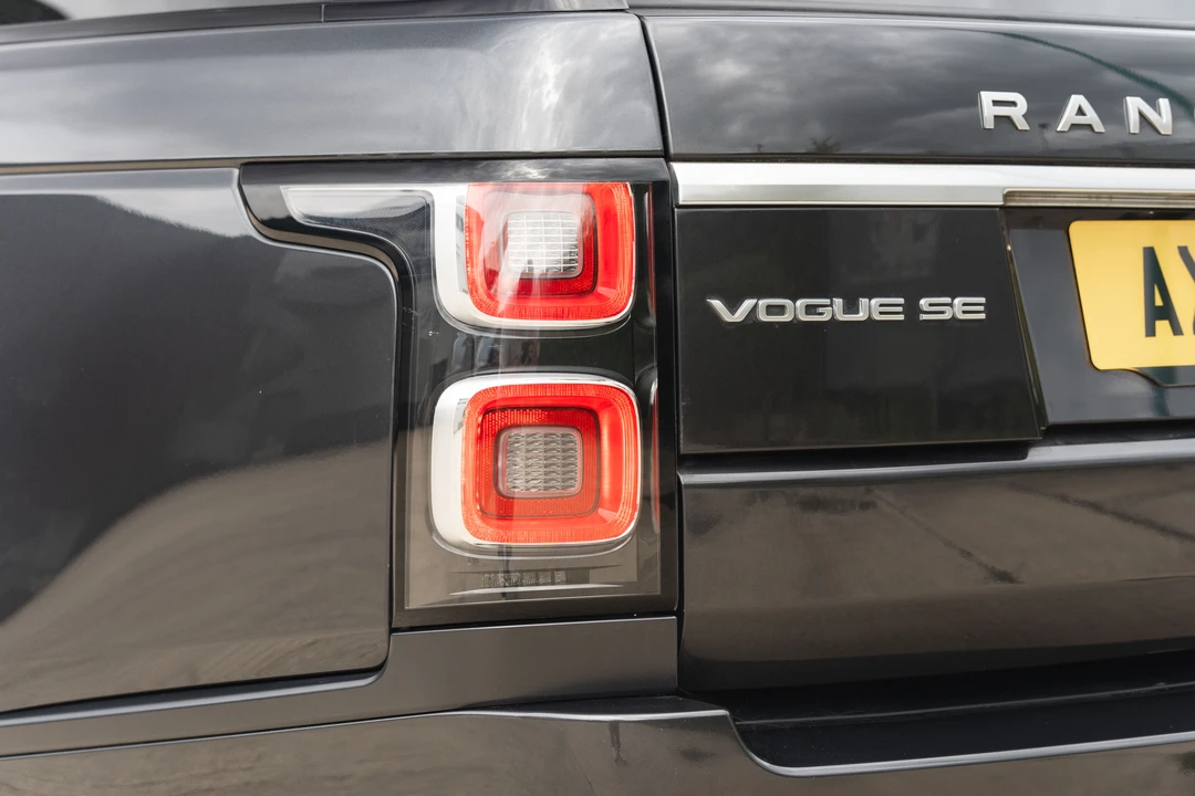 2018 Land Rover Range Rover L405 - Image 27 of 31