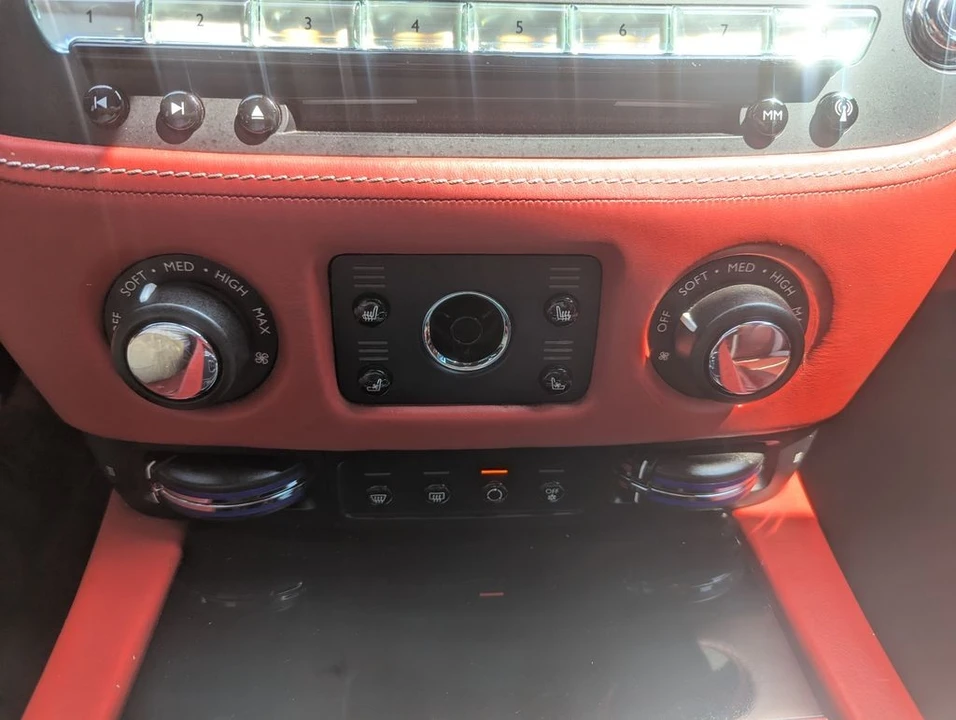 2018 Rolls-Royce Dawn - Image 28 of 31