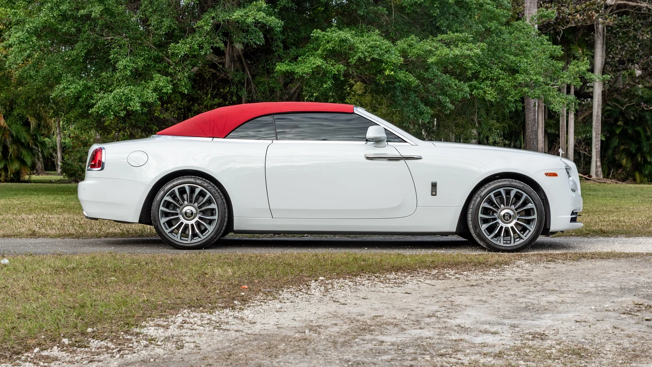 2018 Rolls-Royce Dawn - Image 12 of 31