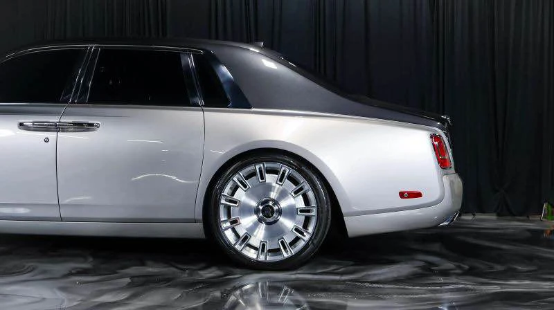 2018 Rolls-Royce Phantom VIII - Image 2 of 20