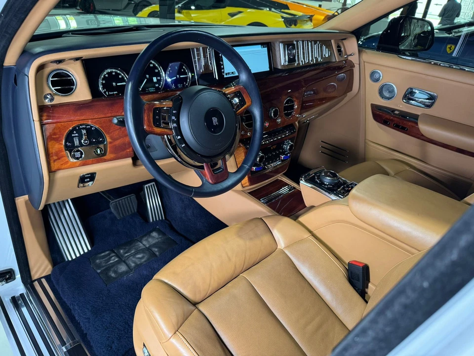 2018 Rolls-Royce Phantom VIII - Image 9 of 12