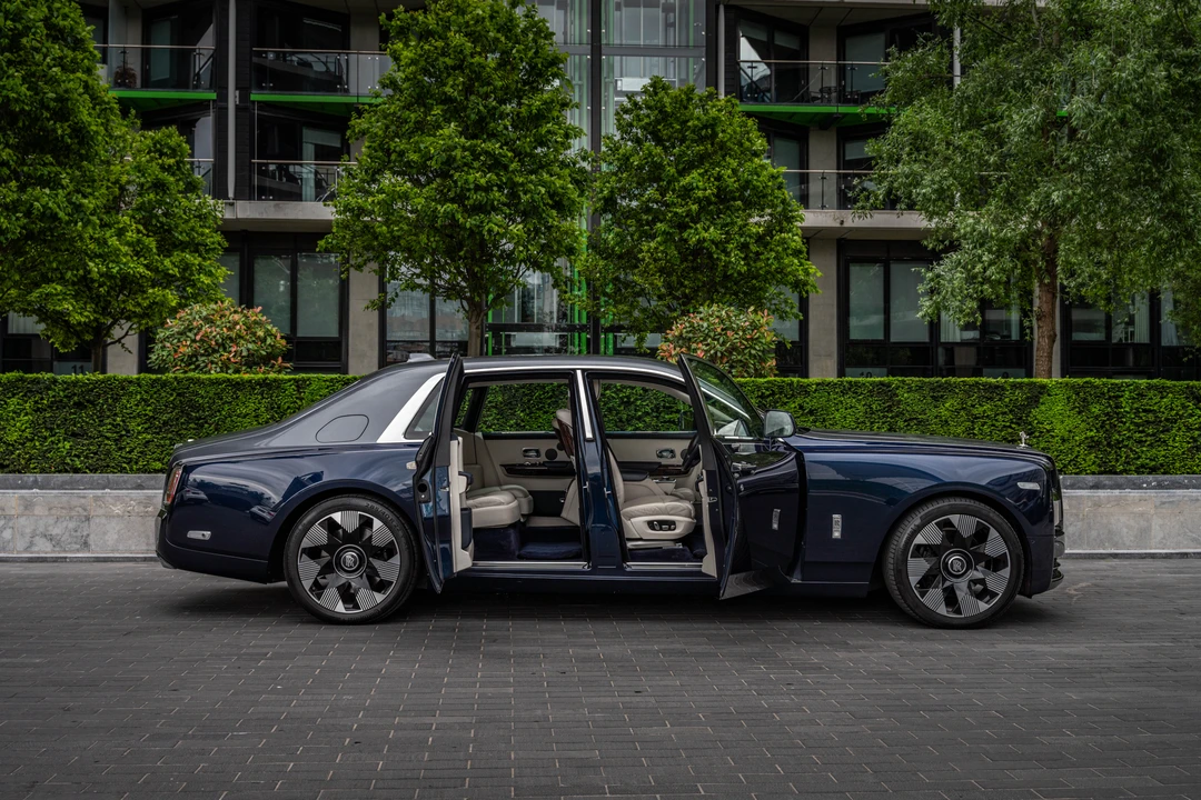 2018 Rolls-Royce Phantom VIII - Image 11 of 31