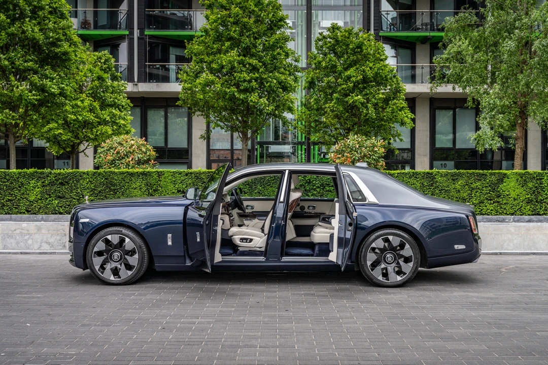 2018 Rolls-Royce Phantom VIII - Image 12 of 31