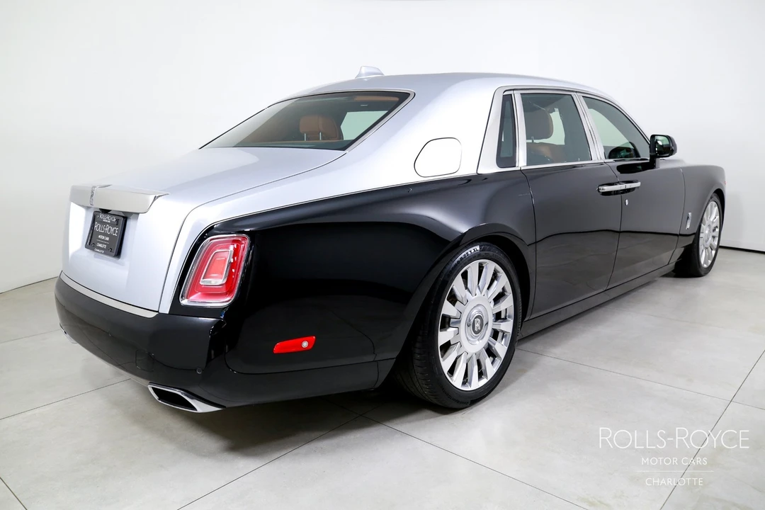 2018 Rolls-Royce Phantom VIII - Image 2 of 12
