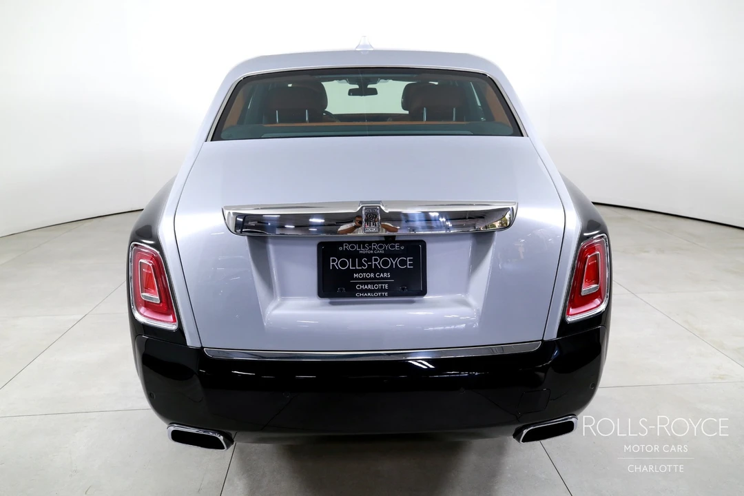 2018 Rolls-Royce Phantom VIII - Image 9 of 12