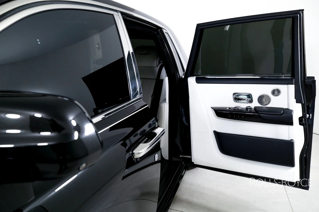 2018 Rolls-Royce Phantom VIII - Image 18 of 31