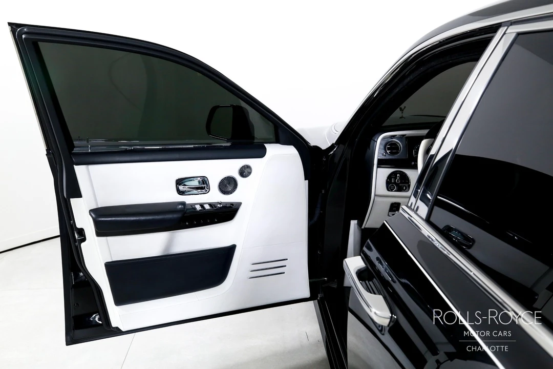 2018 Rolls-Royce Phantom VIII - Image 11 of 31