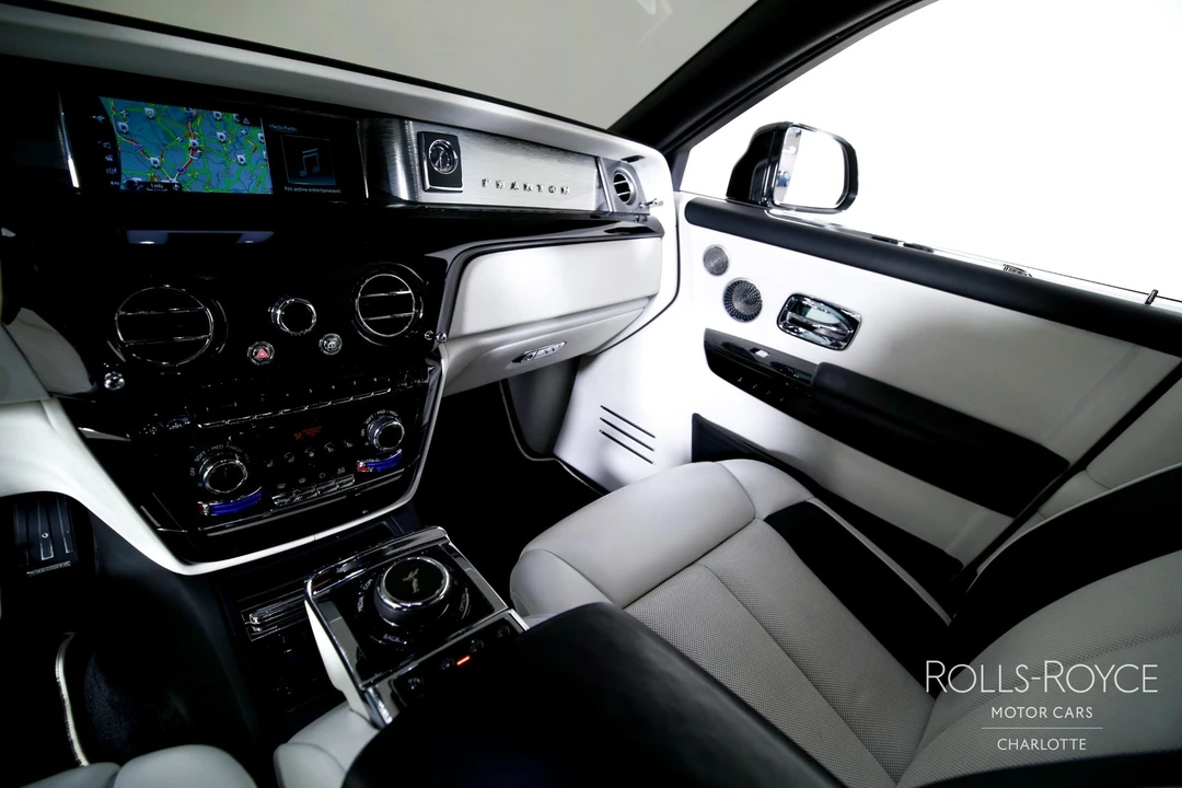 2018 Rolls-Royce Phantom VIII - Image 16 of 31