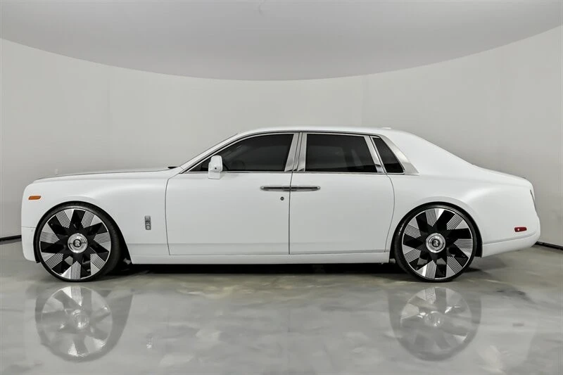 2018 Rolls-Royce Phantom VIII - Image 8 of 12