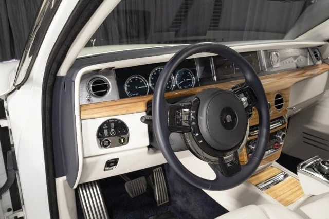 2018 Rolls-Royce Phantom VIII - Image 23 of 24