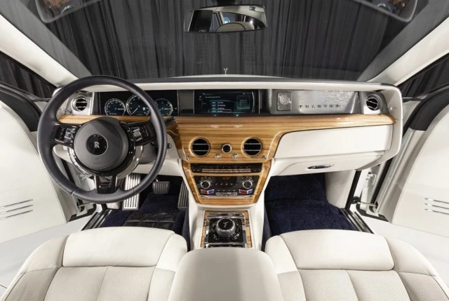 2018 Rolls-Royce Phantom VIII - Image 24 of 24