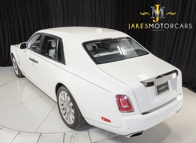2018 Rolls-Royce Phantom VIII - Image 8 of 24