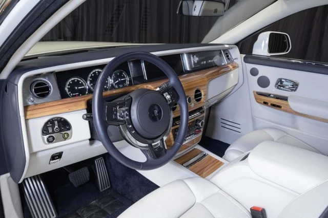2018 Rolls-Royce Phantom VIII - Image 6 of 24