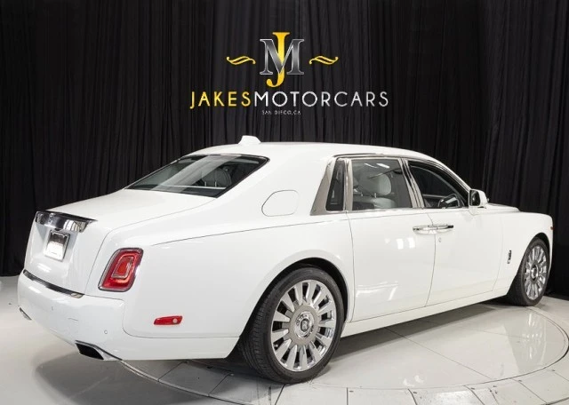 2018 Rolls-Royce Phantom VIII - Image 11 of 24