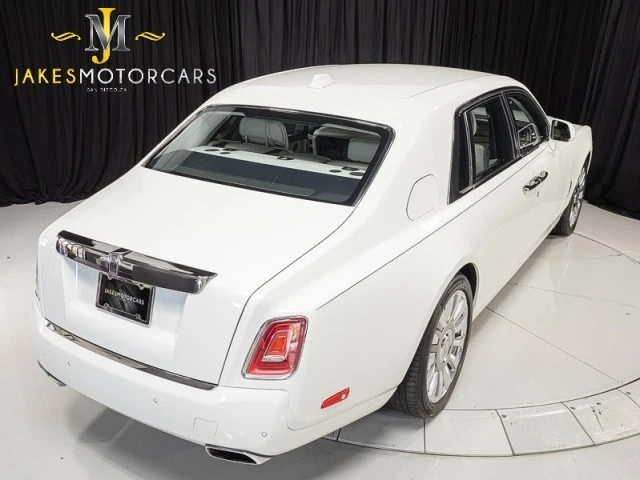 2018 Rolls-Royce Phantom VIII - Image 12 of 24