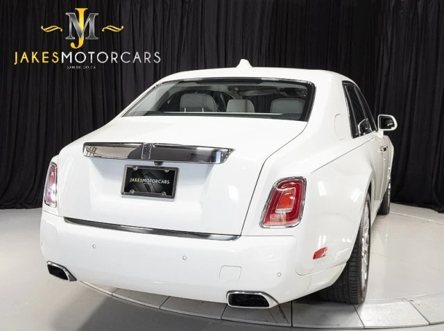 2018 Rolls-Royce Phantom VIII - Image 13 of 24