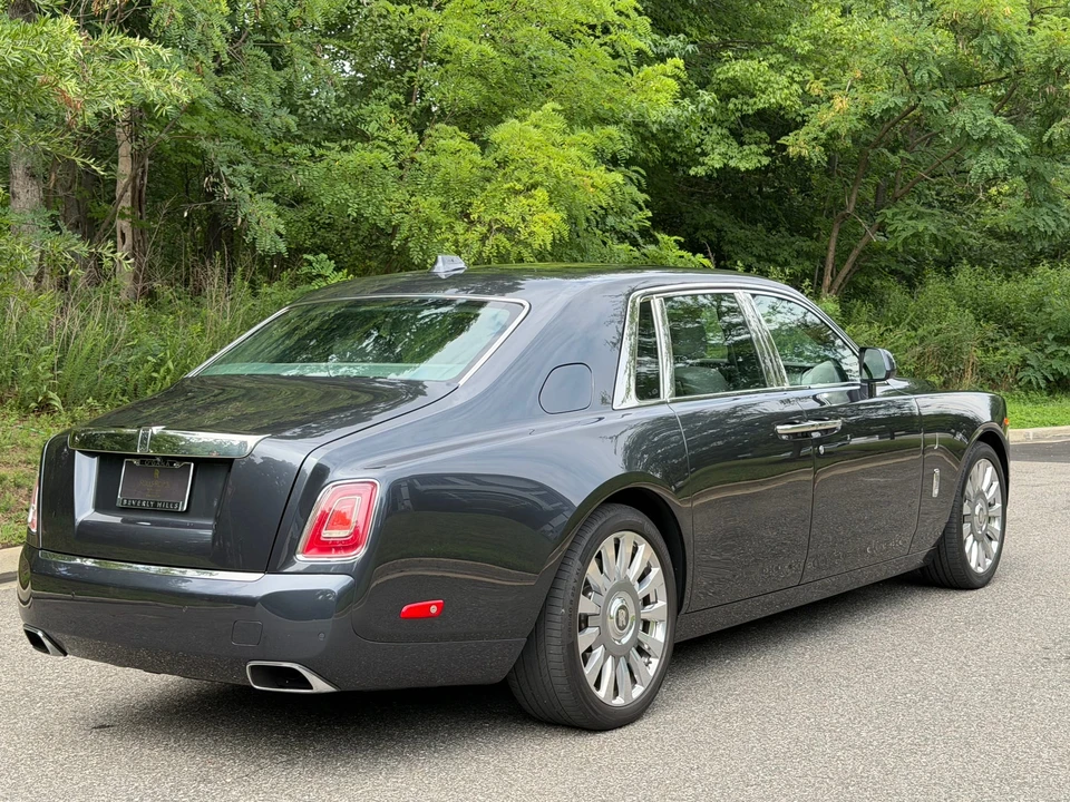 2018 Rolls-Royce Phantom VIII - Image 28 of 31