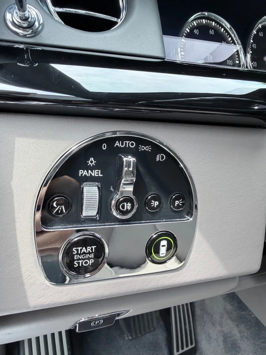 2018 Rolls-Royce Phantom VIII - Image 27 of 31