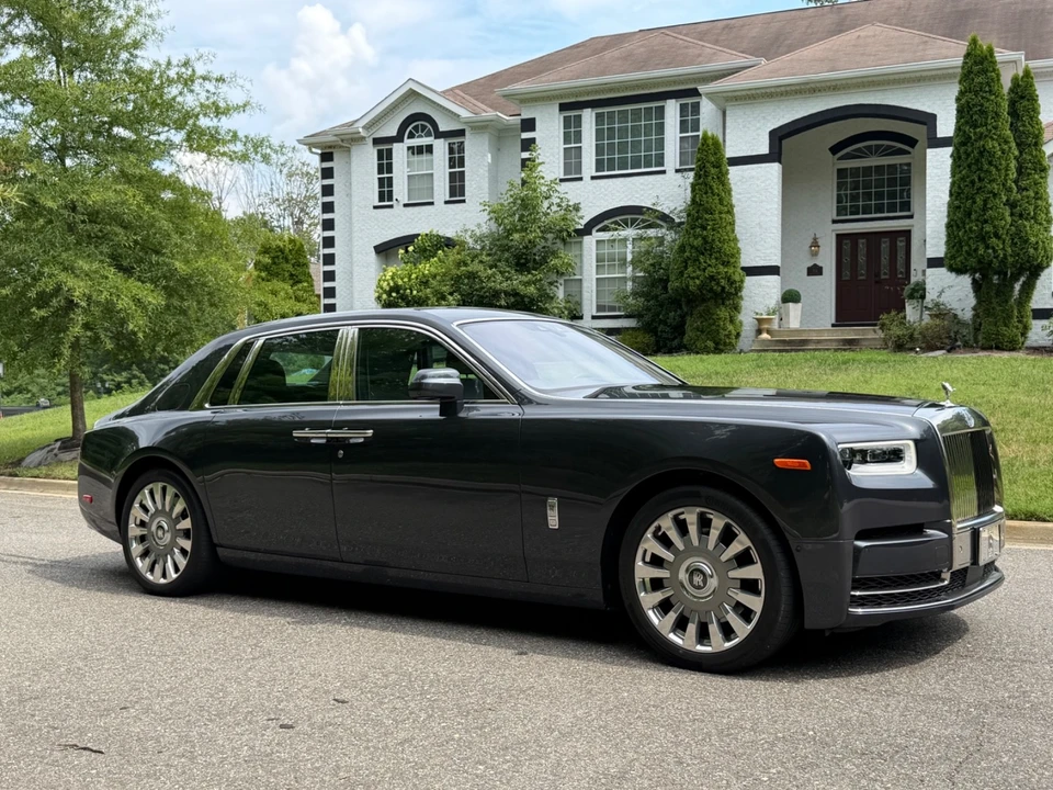 2018 Rolls-Royce Phantom VIII - Image 2 of 31