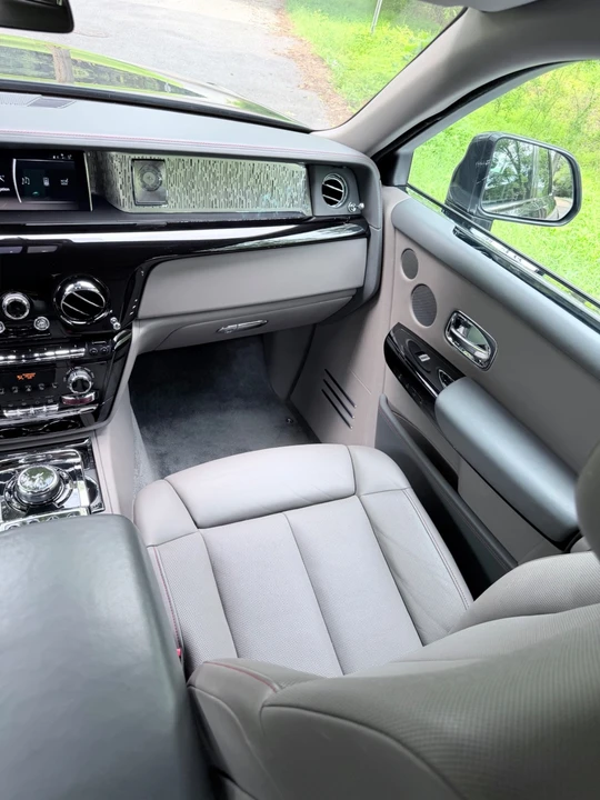 2018 Rolls-Royce Phantom VIII - Image 17 of 31