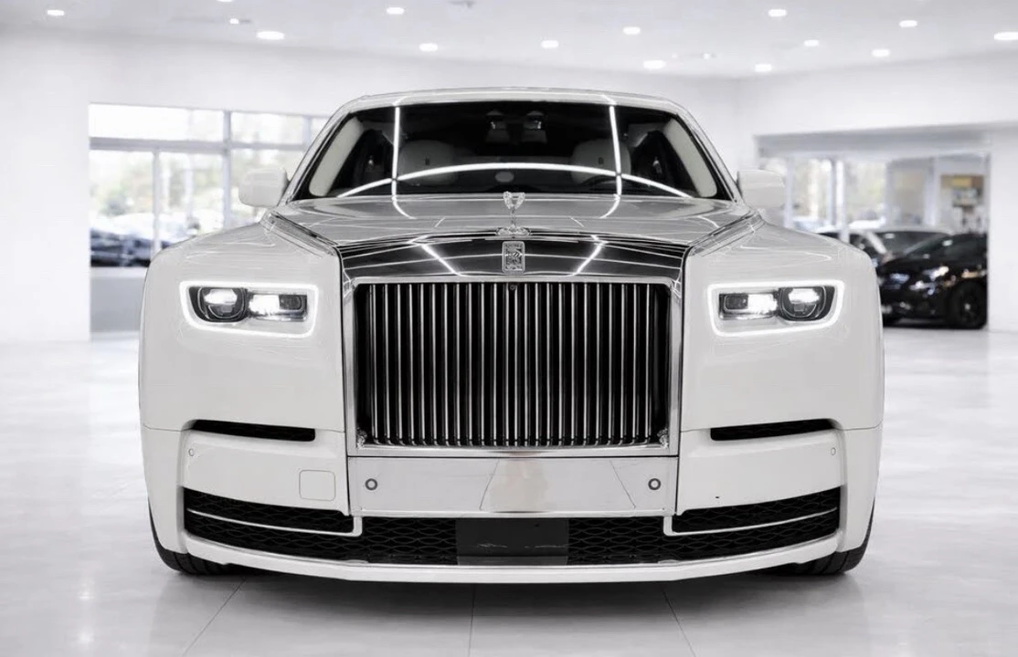2018 Rolls-Royce Phantom VIII - Image 2 of 8