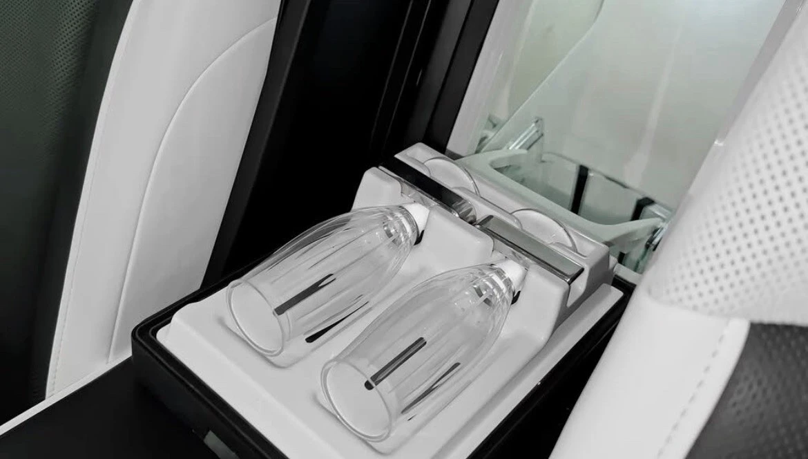 2018 Rolls-Royce Phantom VIII - Image 6 of 8