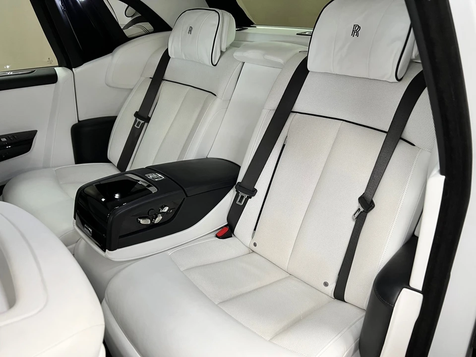 2018 Rolls-Royce Phantom VIII - Image 31 of 31
