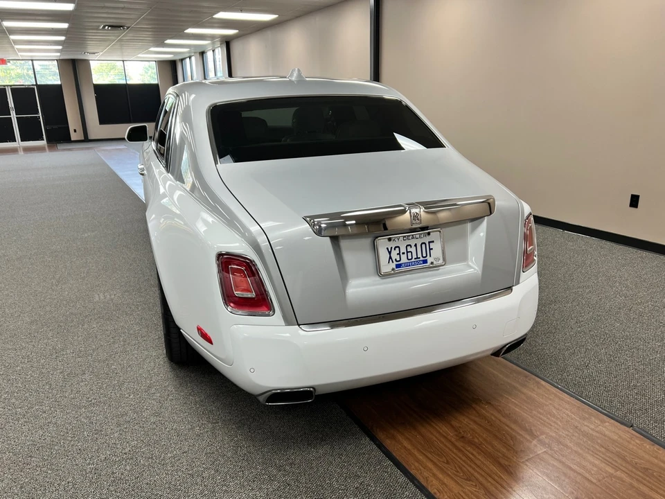 2018 Rolls-Royce Phantom VIII - Image 24 of 31