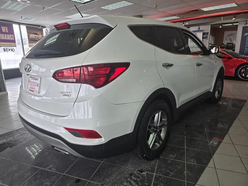 2018 Hyundai Santa Fe - Image 4 of 4