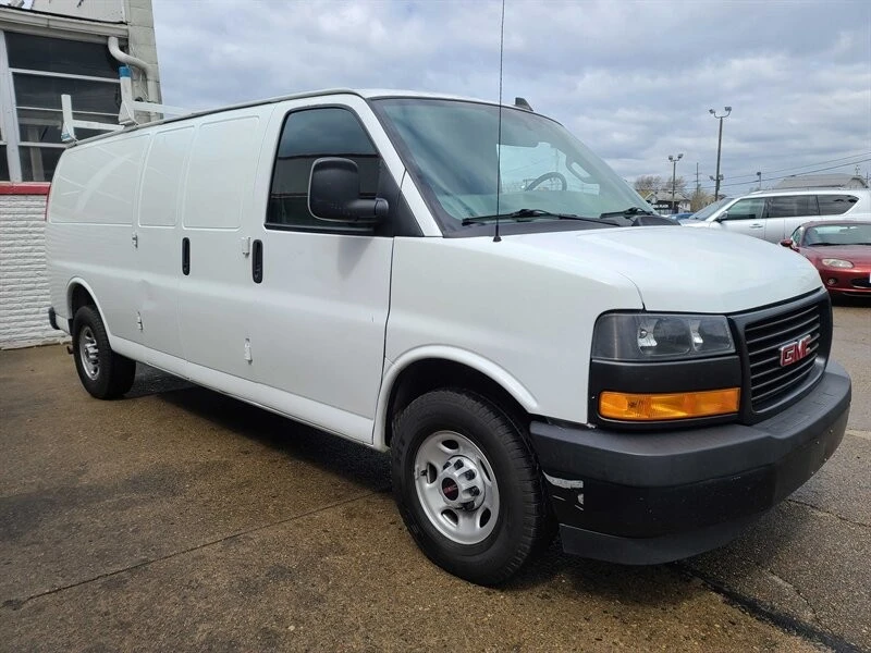 2018 GMC Savana - Image 4 of 4
