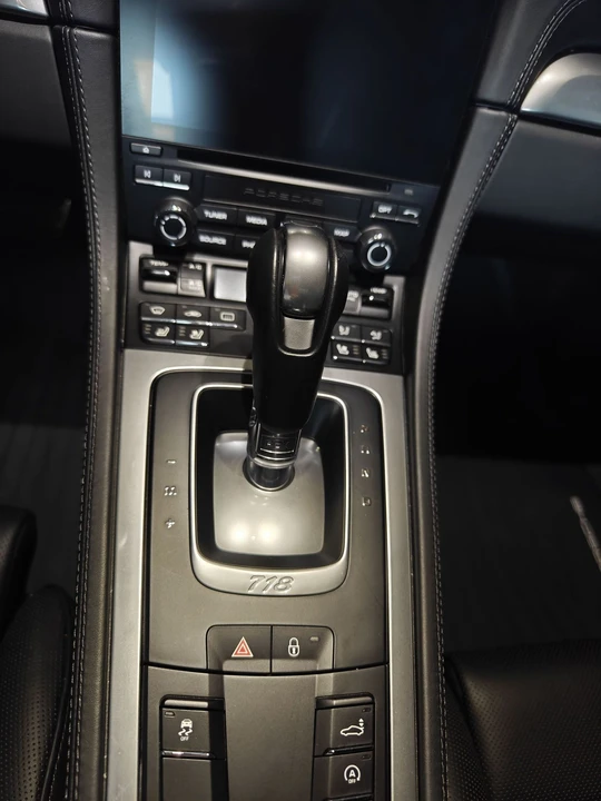 2018 Porsche 718 Cayman - Image 13 of 24