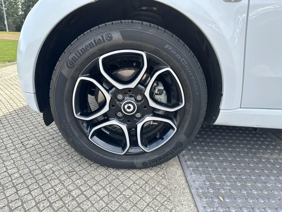 2018 Smart Fortwo 3rd Gen - Image 19 of 25