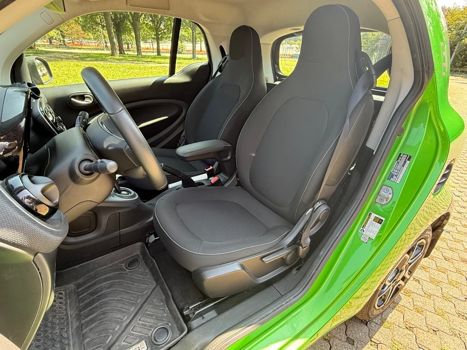 2018 Smart Fortwo 3rd Gen - Image 13 of 16