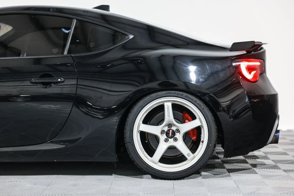 2018 Subaru - Image 15 of 31
