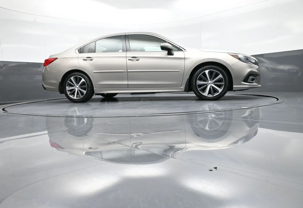 2018 Subaru Legacy 6th Gen - Image 28 of 31