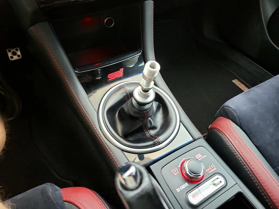 2018 Subaru Impreza WRX STi 4th Gen - Image 17 of 31