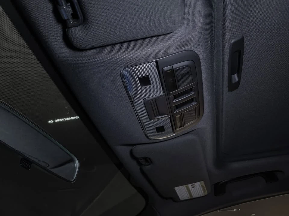 2018 Subaru - Image 17 of 19