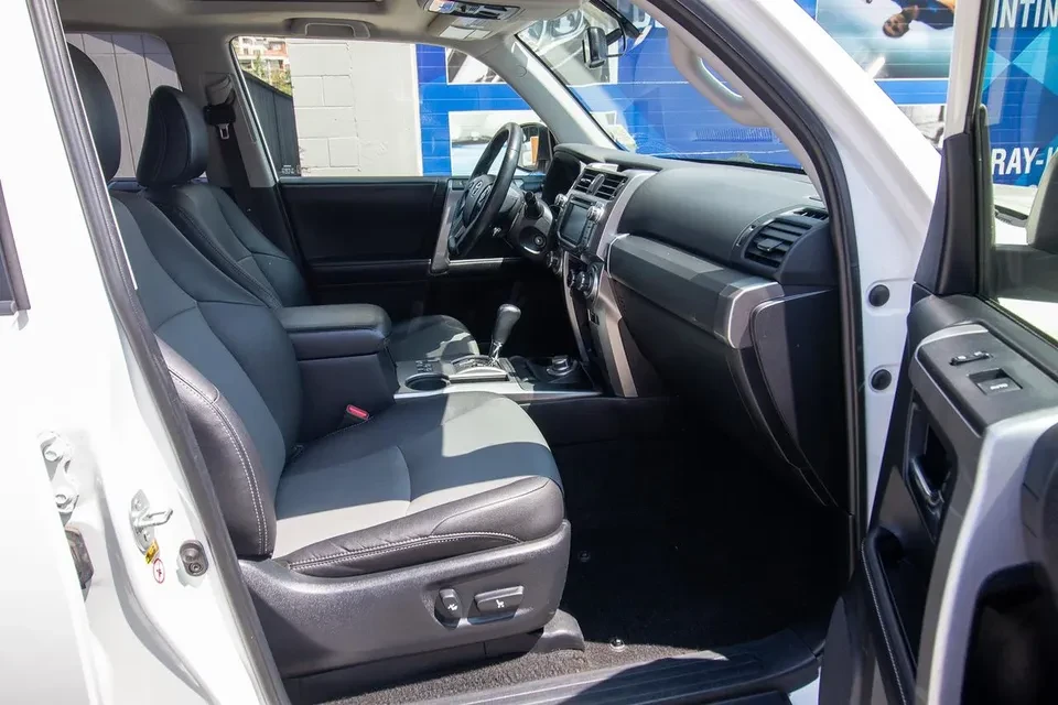 2018 Toyota 4Runner 5th Gen - Image 17 of 18