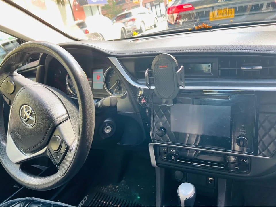 2018 Toyota Corolla 11th Gen - Image 6 of 8