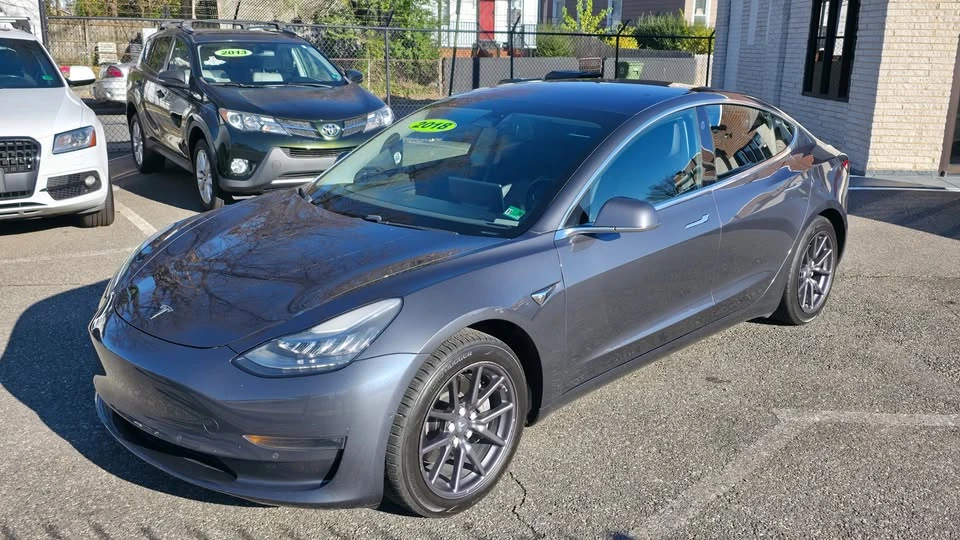 2018 Tesla Model 3 - Image 8 of 18