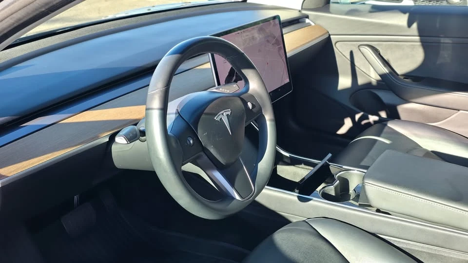 2018 Tesla Model 3 - Image 10 of 18