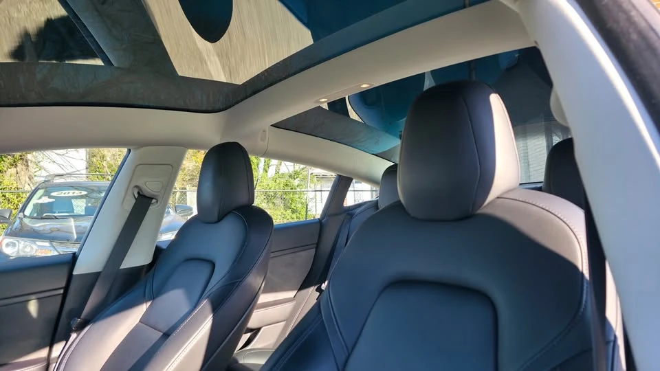 2018 Tesla Model 3 - Image 11 of 18