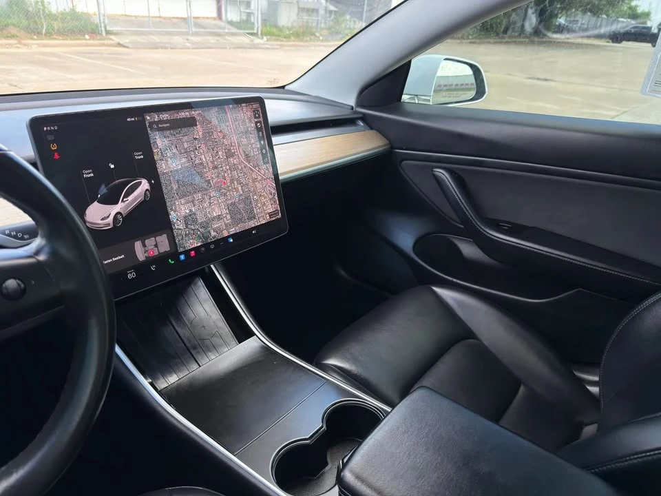 2018 Tesla Model 3 - Image 12 of 13