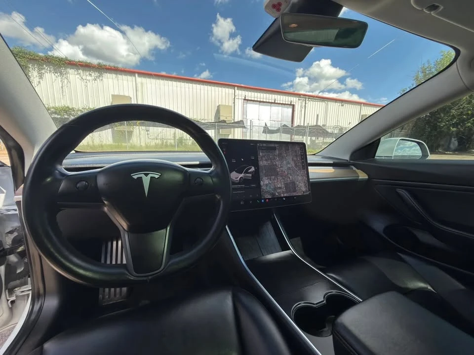 2018 Tesla Model 3 - Image 8 of 13